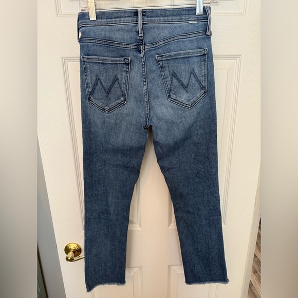 MOTHER High Rise Dazzler Crop Fray Jeans Size 26 - Picture 2 of 8
